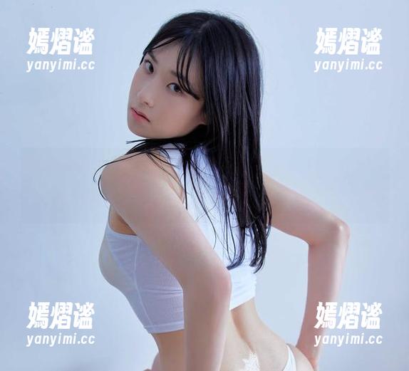 定制写真背后：Myung Ah的LEEHEEEXPRESS，让你感受艺术与幻想的交织。